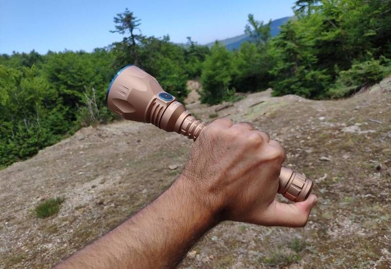 Olight Javelit Pro